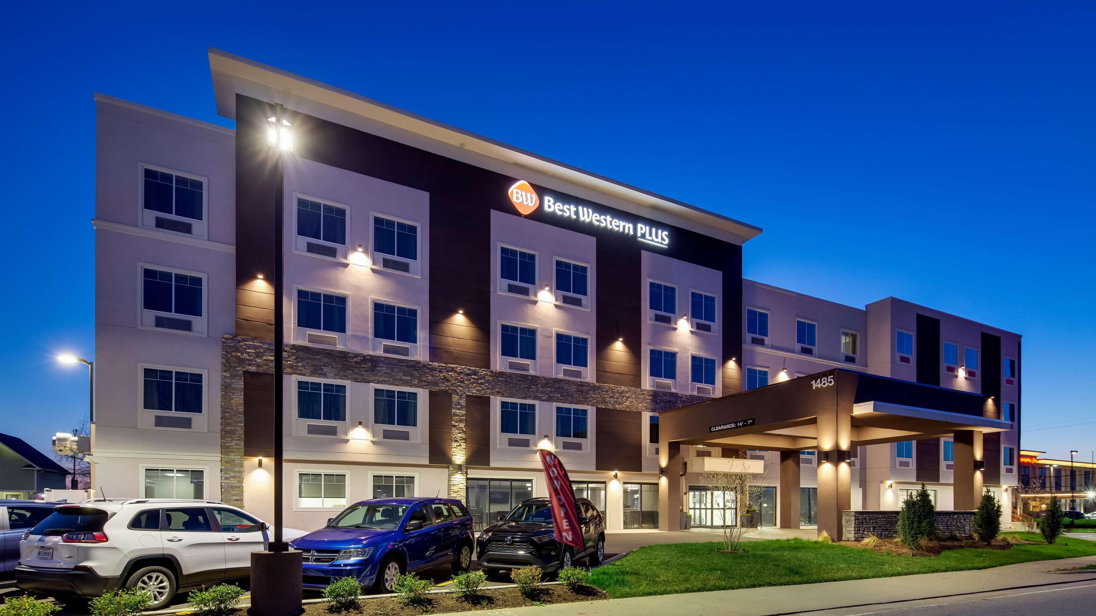 Comfort Inn & Suites Clarksville Exterior photo